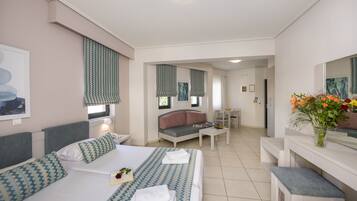 Studio | 10 bedrooms, Egyptian cotton sheets, premium bedding, pillowtop beds