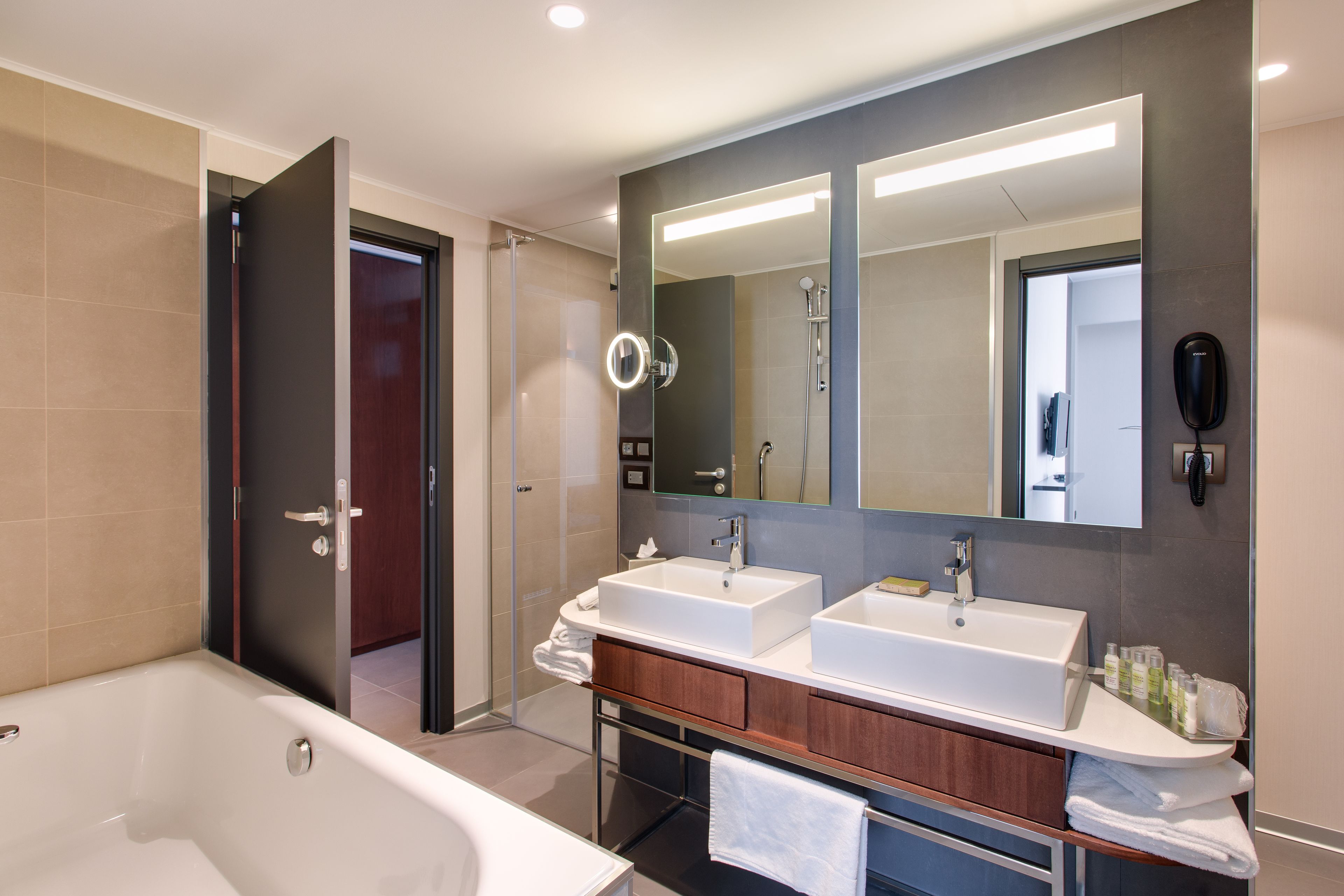 Foto - DoubleTree by Hilton Hotel Cluj - City Plaza