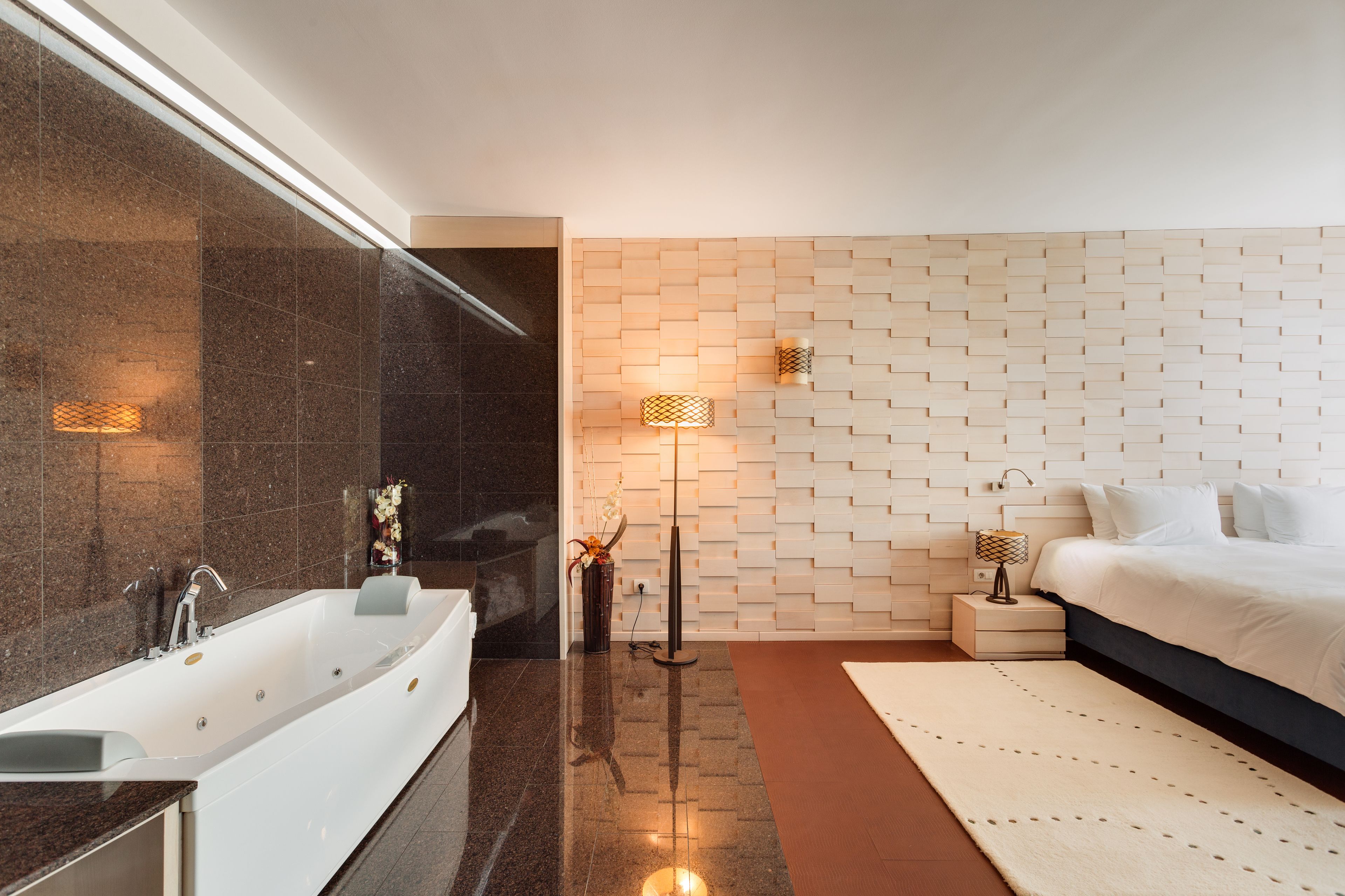 presidential suite, 1 king bed, non smoking | deep-soaking bathtub