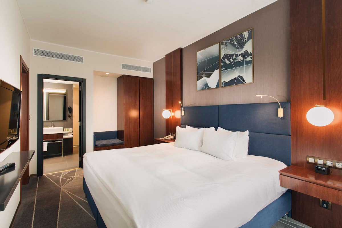 Minibar, in-room safe, desk, blackout drapes
