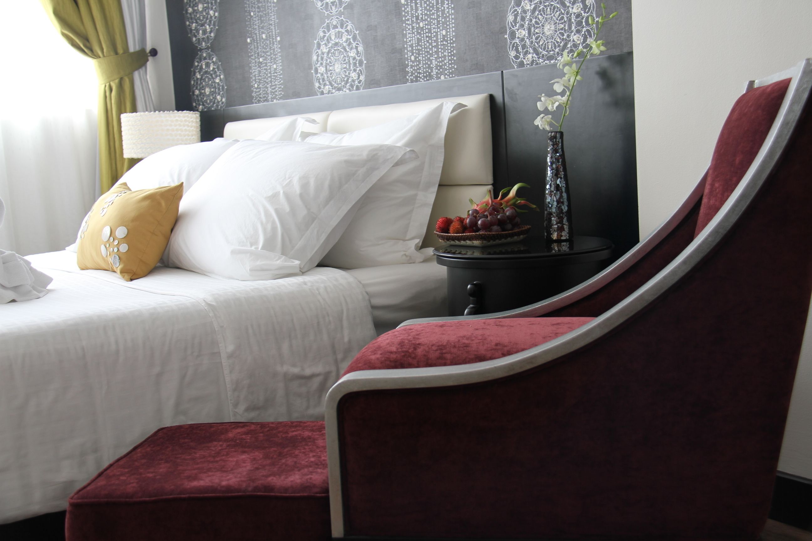 romantic room | 1 bedroom, minibar, in-room safe, desk