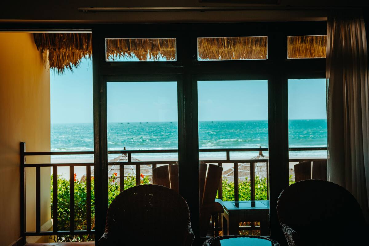 Bungalow, 1 Queen Bed, Beachfront | Premium bedding, minibar, in-room safe, rollaway beds