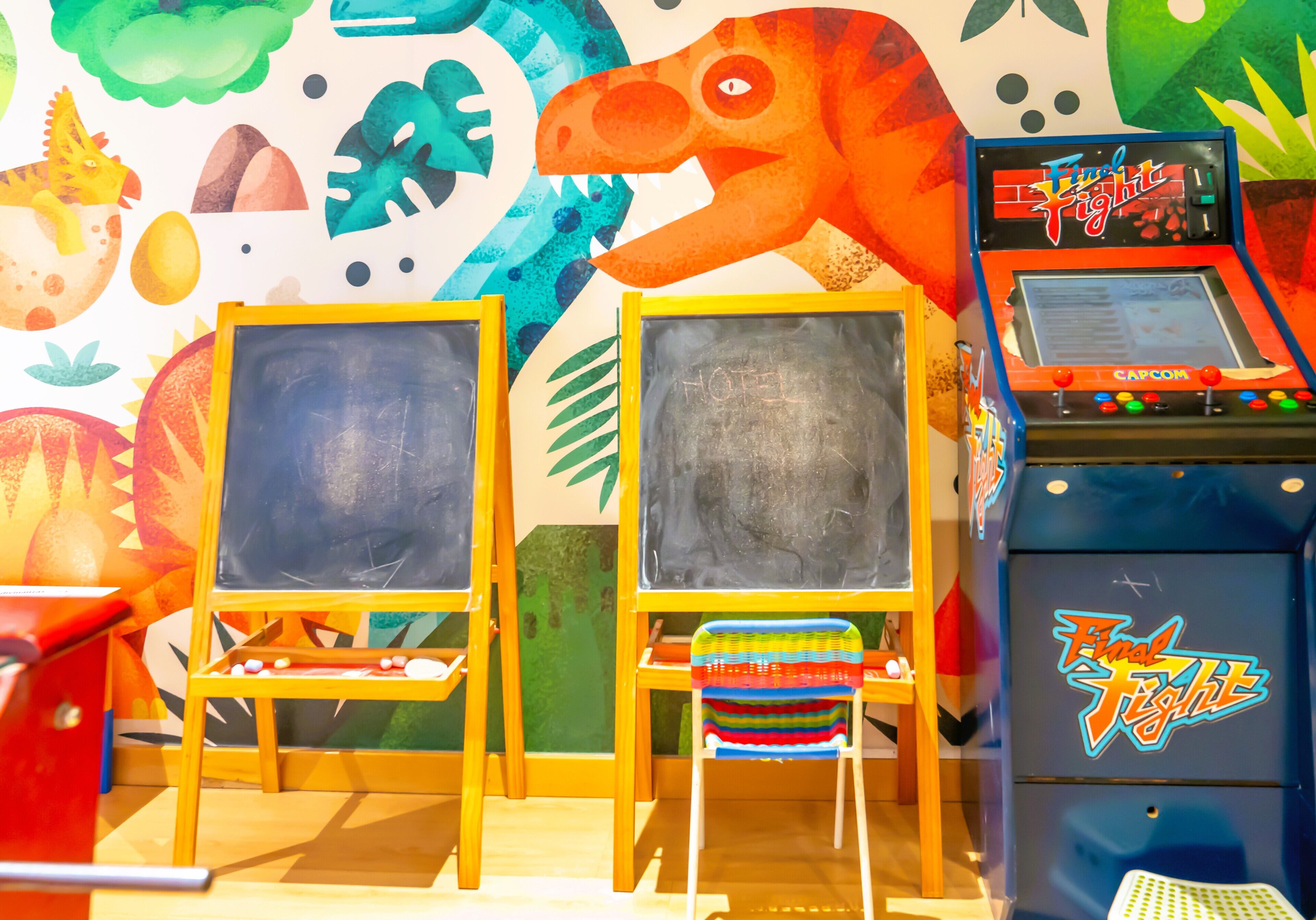 1 bedroom, desk, blackout curtains, soundproofing