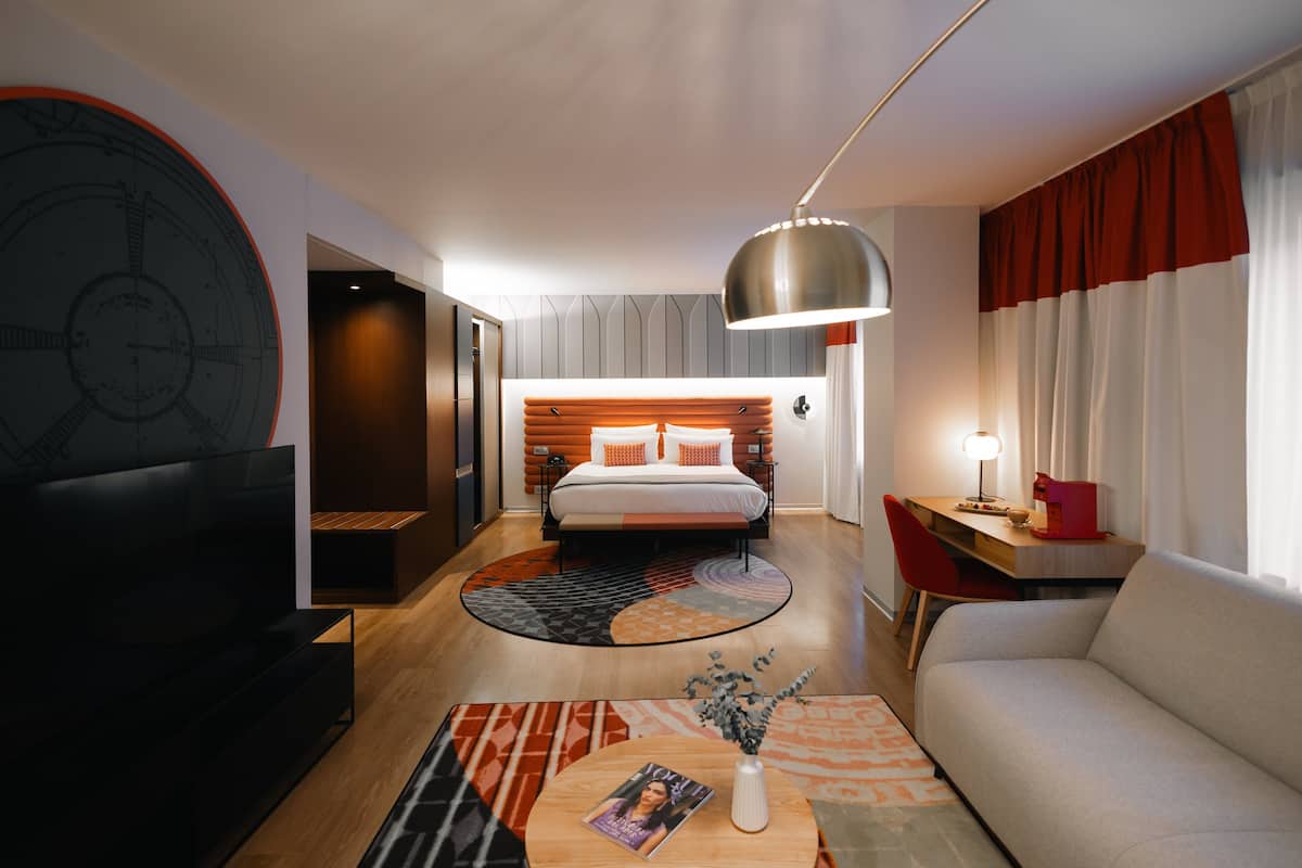 Suite, 1 King Bed