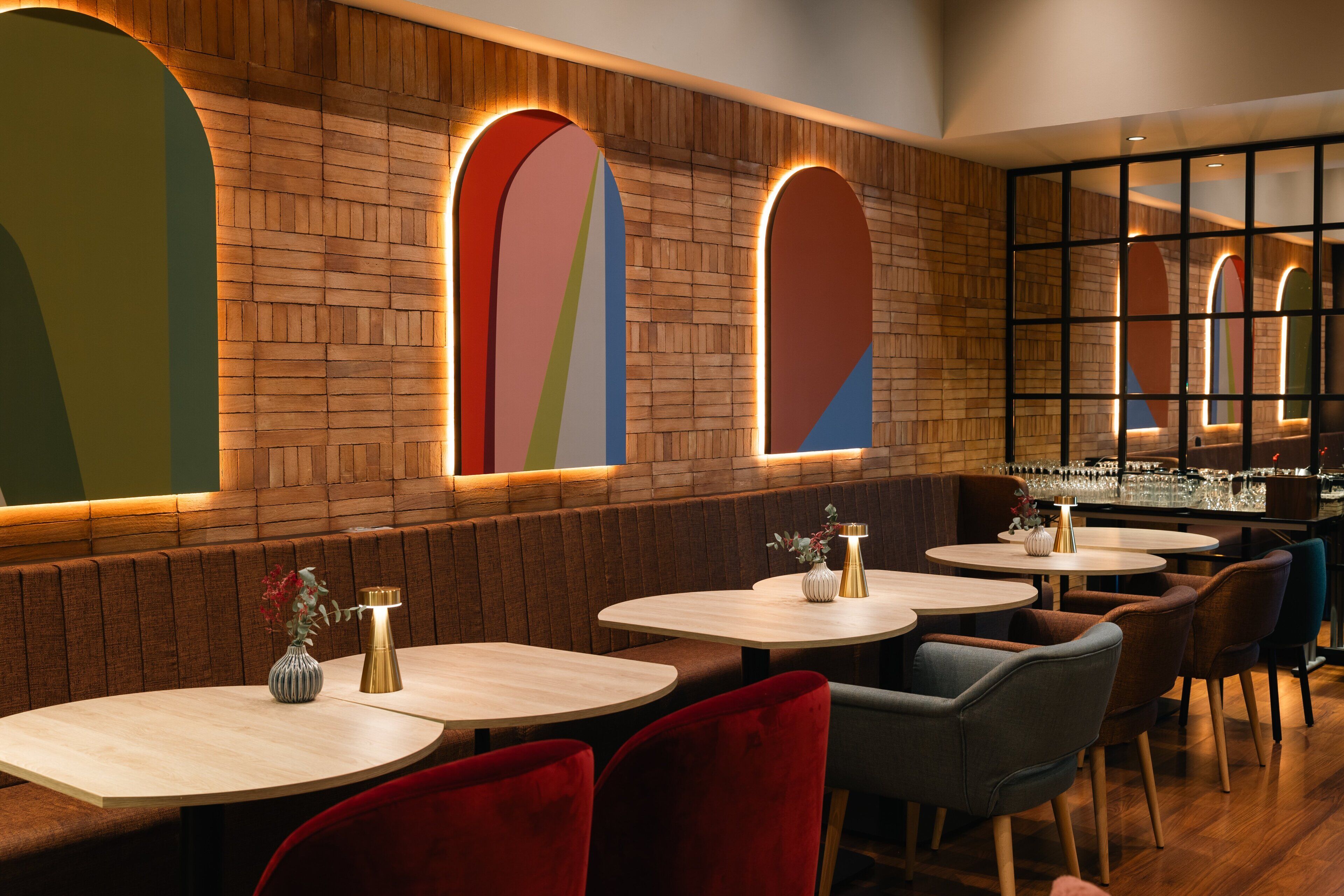 breakfast, lunch and dinner served