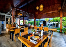 Café da manhã inglês todos os dias (THB 240 por pessoa) 