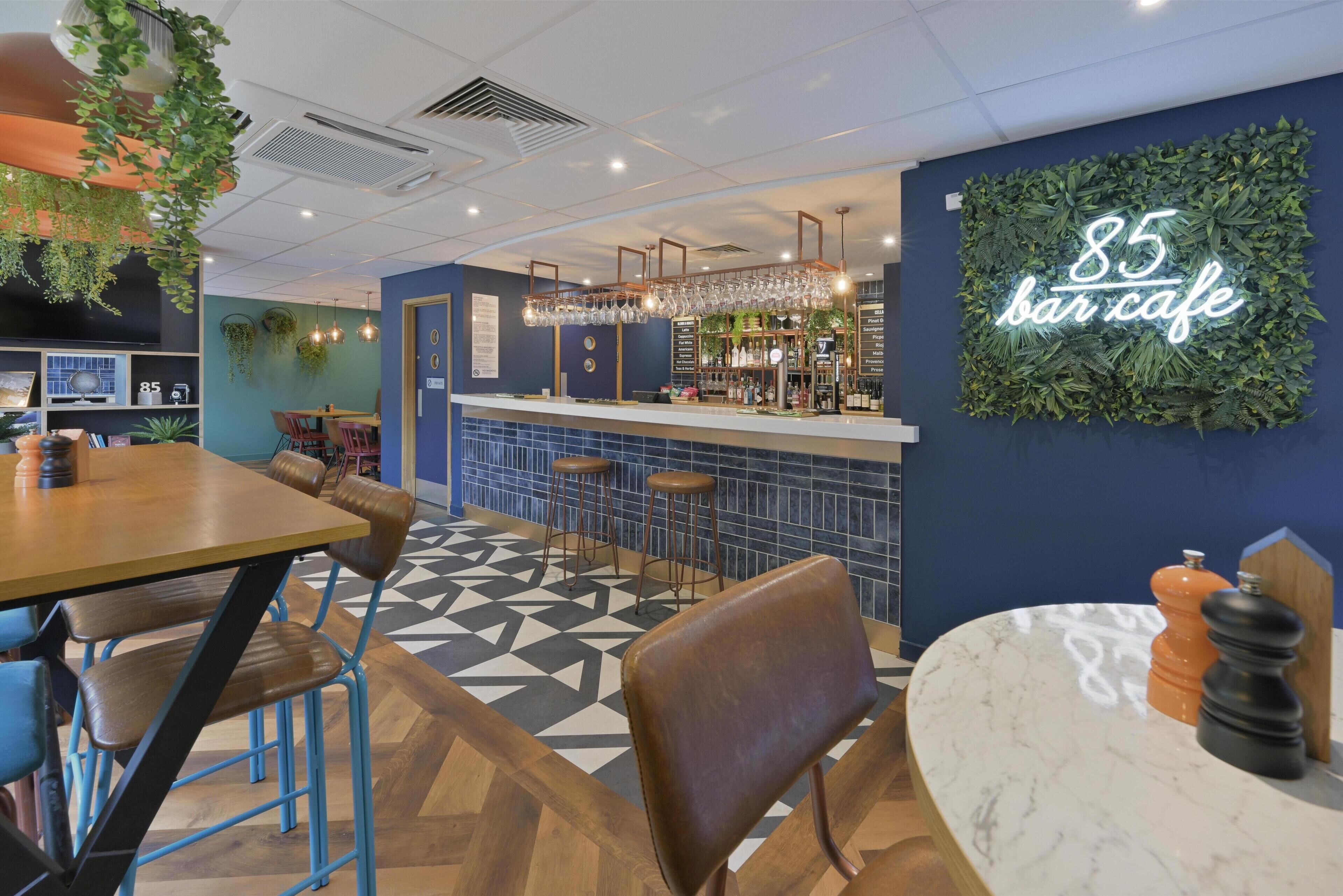 Bar (in der Unterkunft)