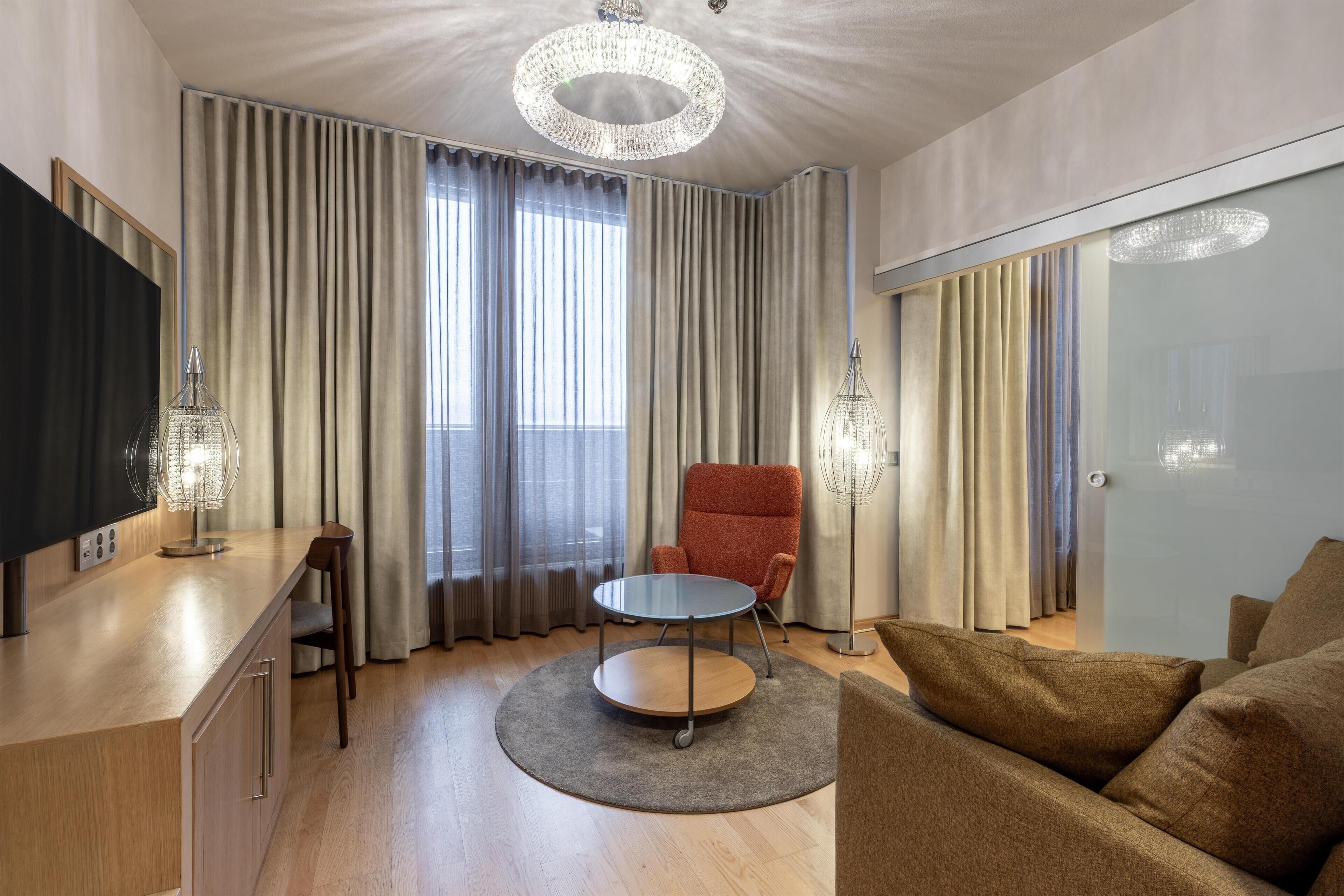 Superior-Zimmer (Plus) | Allergikerbettwaren, Minibar, Zimmersafe, Schreibtisch