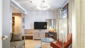 Literie hypoallergénique, minibar, coffres-forts dans les chambres