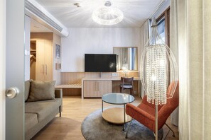 Superior Room (Plus) | Hypo-allergenic bedding, minibar, in-room safe, desk