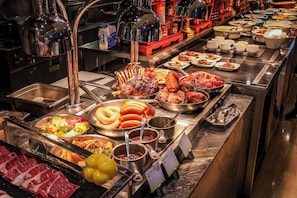 Alimentos y bebidas