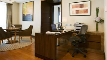 Business center dalam bilik