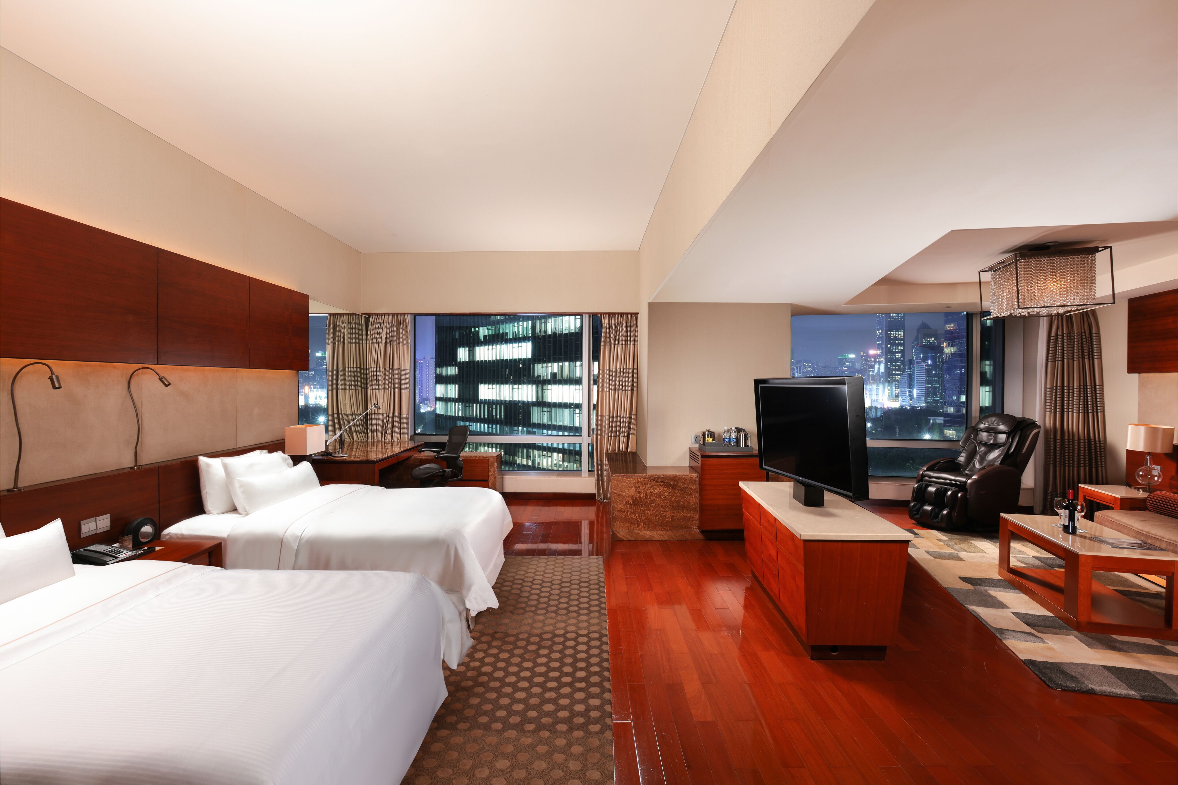 1 habitación, ropa de cama de alta calidad, cubrecamas y minibar 