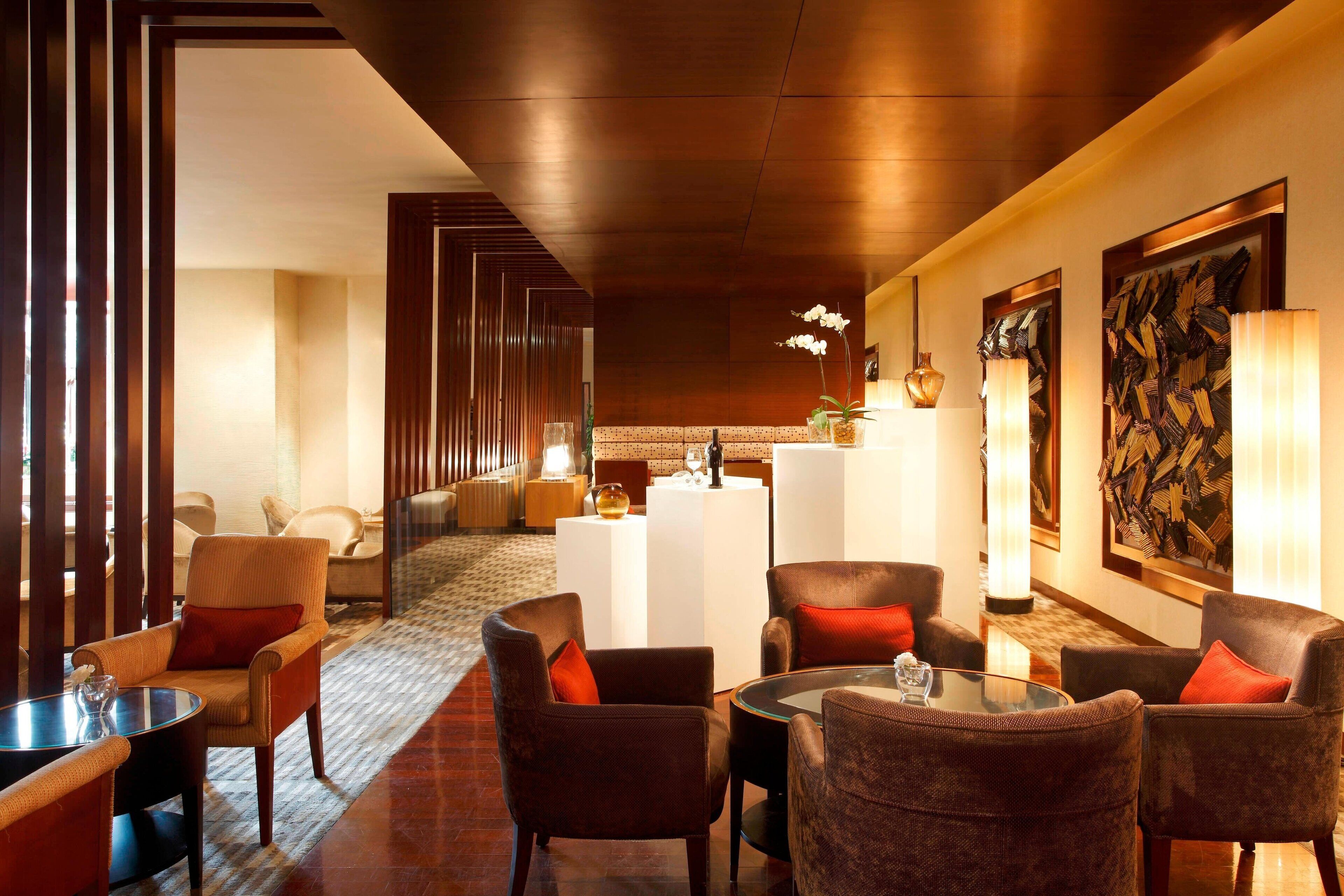 2 restaurants, breakfast, lunch, dinner served; chinese cuisine