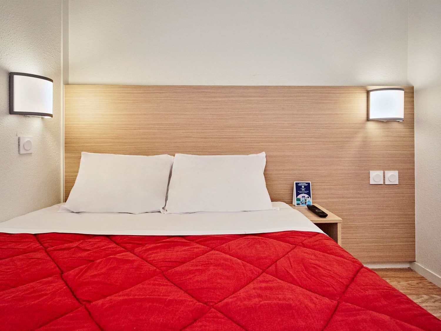 Standardzimmer, 1 Doppelbett | Hochwertige Bettwaren, Schreibtisch, kostenloses WLAN, Bettwäsche