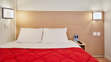 Standardzimmer, 1 Doppelbett | Hochwertige Bettwaren, Schreibtisch, kostenloses WLAN, Bettwäsche