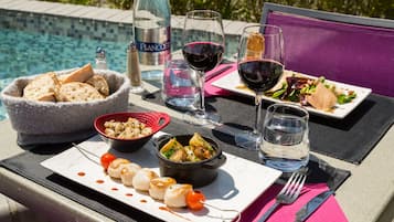 Lunch and dinner served, French cuisine