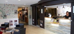 Reception - Logis Hôtel Au Chêne Vert (Plerin)