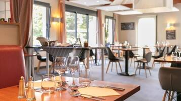 Mittagessen und Abendessen, französische KĂŒche