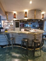 Bar (en la propiedad)