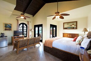 Premium bedding, in-room safe, iron/ironing board - Frangipani Resort (West End Village)