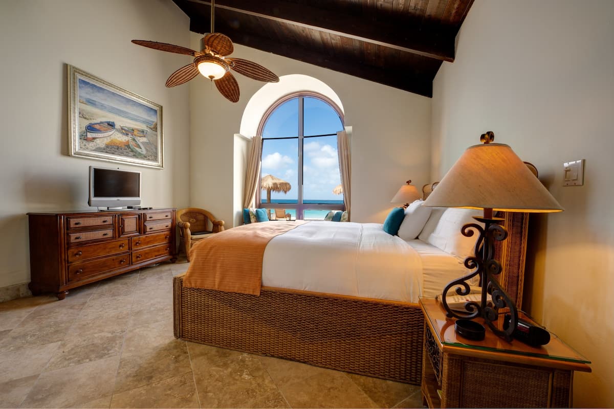 Suite, 1 Bedroom | Premium bedding, in-room safe, iron/ironing board, cribs (free)