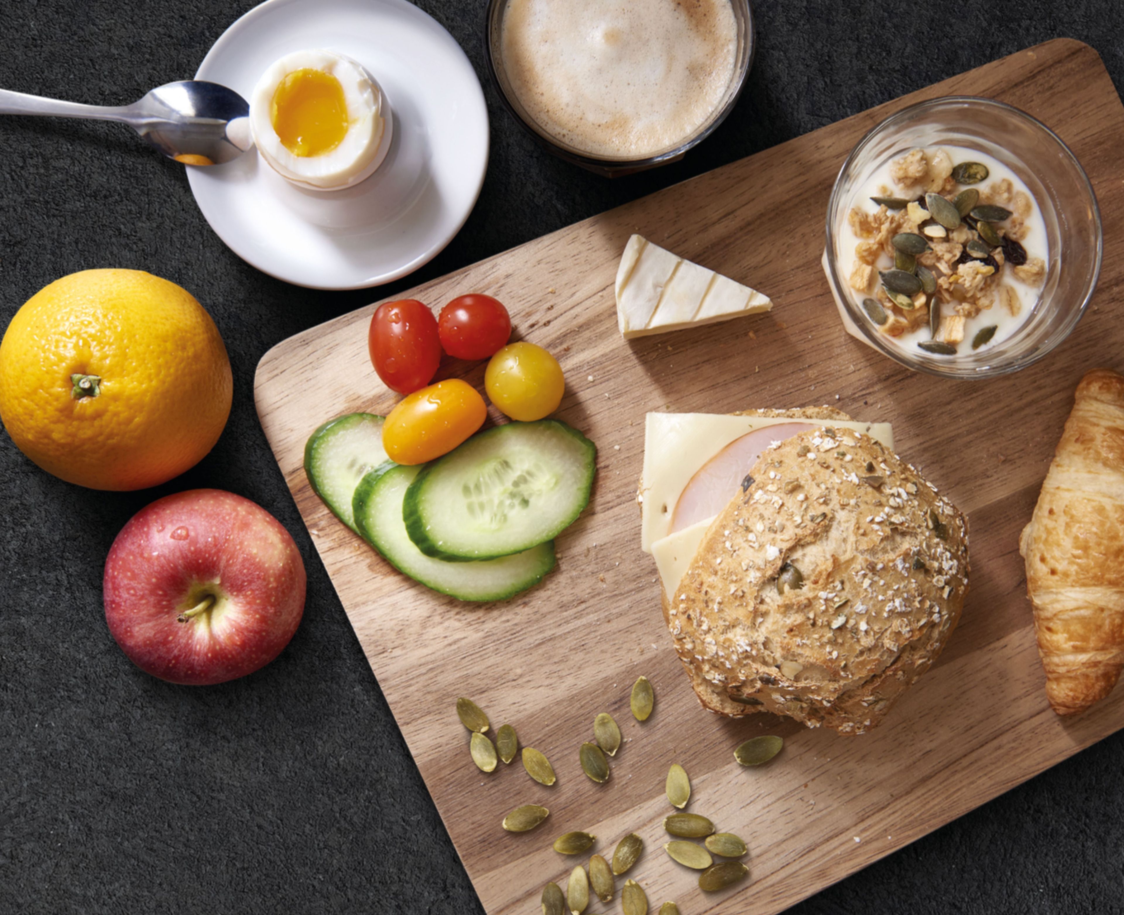 daily buffet breakfast (dkk 139 per person)