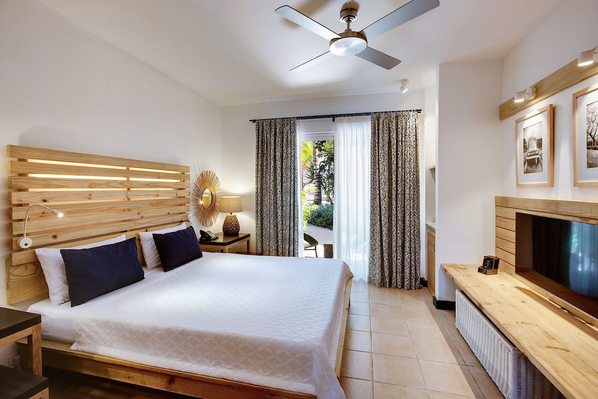 Minibar, in-room safe, soundproofing, iron/ironing board