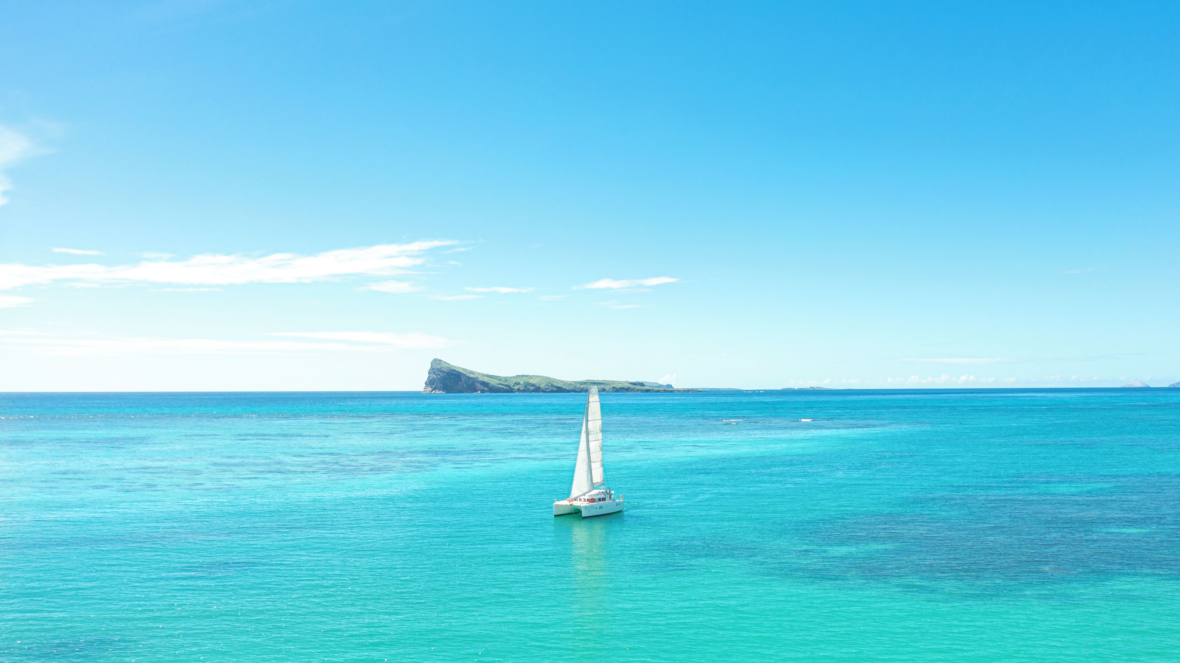 beach nearby, beach towels, snorkelling, kayaking