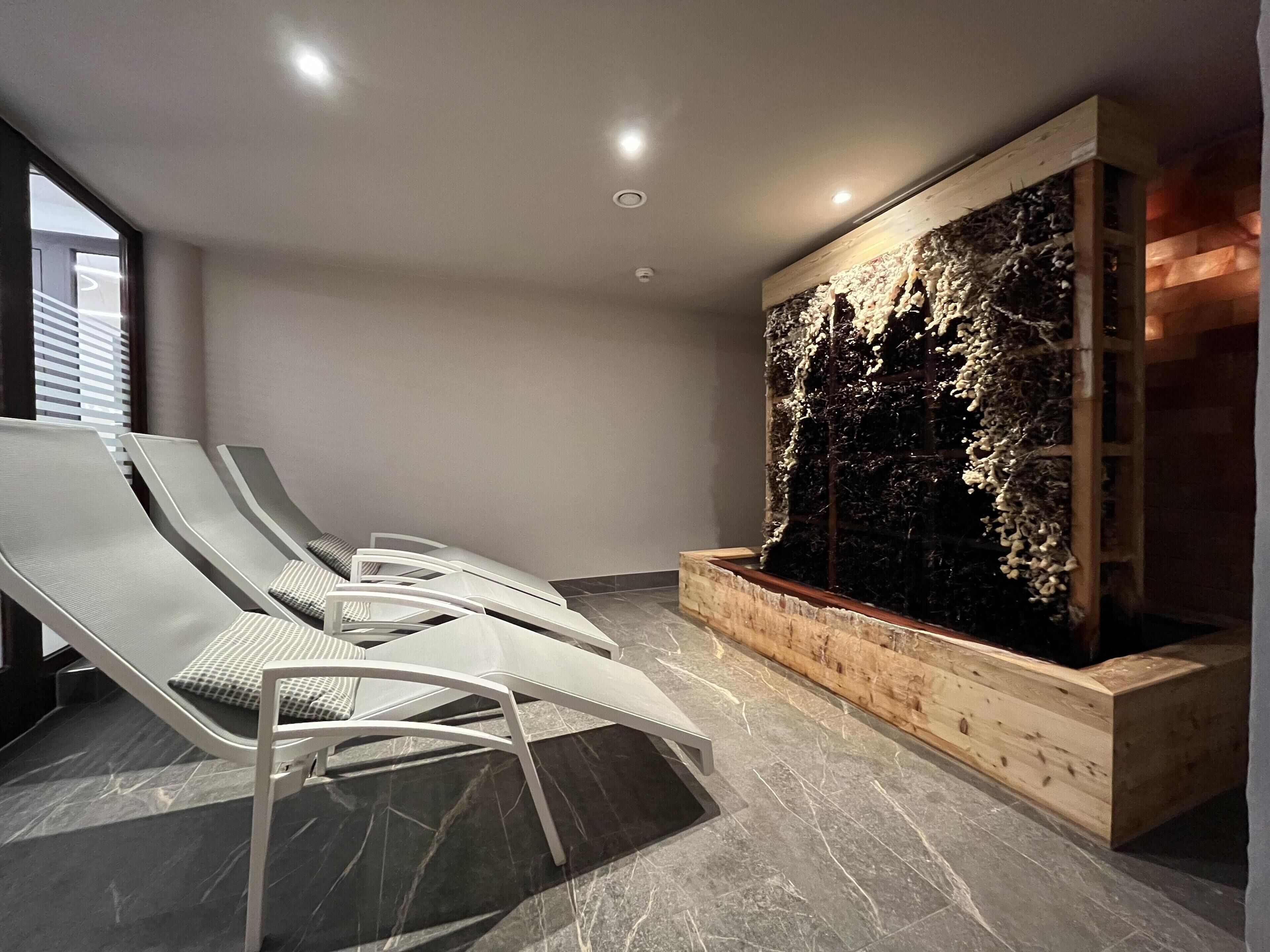 Trị liệu toàn thân, massage đá nóng, massage mô sâu 