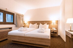 Panoramic Penthouse | Hypo-allergenic bedding, in-room safe, desk, laptop workspace - Amber Hotel Bavaria (Bad Reichenhall)