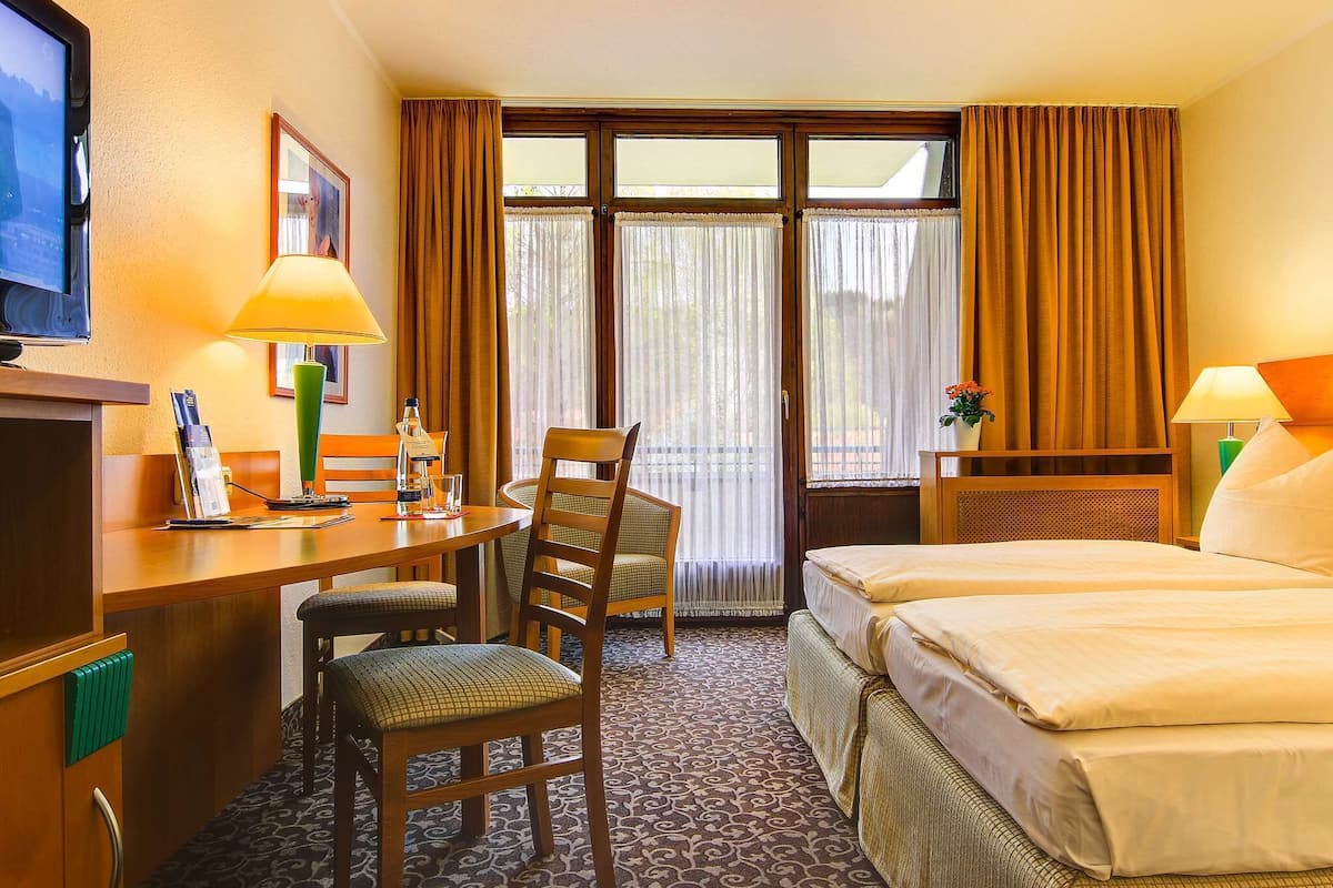 standard double room | hypo-allergenic bedding, in-room safe, desk, soundproofing