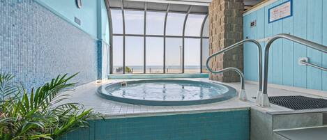 Indoor spa tub