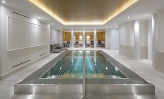 Bañera de hidromasaje interior