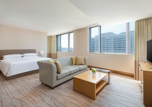 Habitación, 1 cama King size, vista a la ciudad | Ropa de cama de alta calidad y minibar 