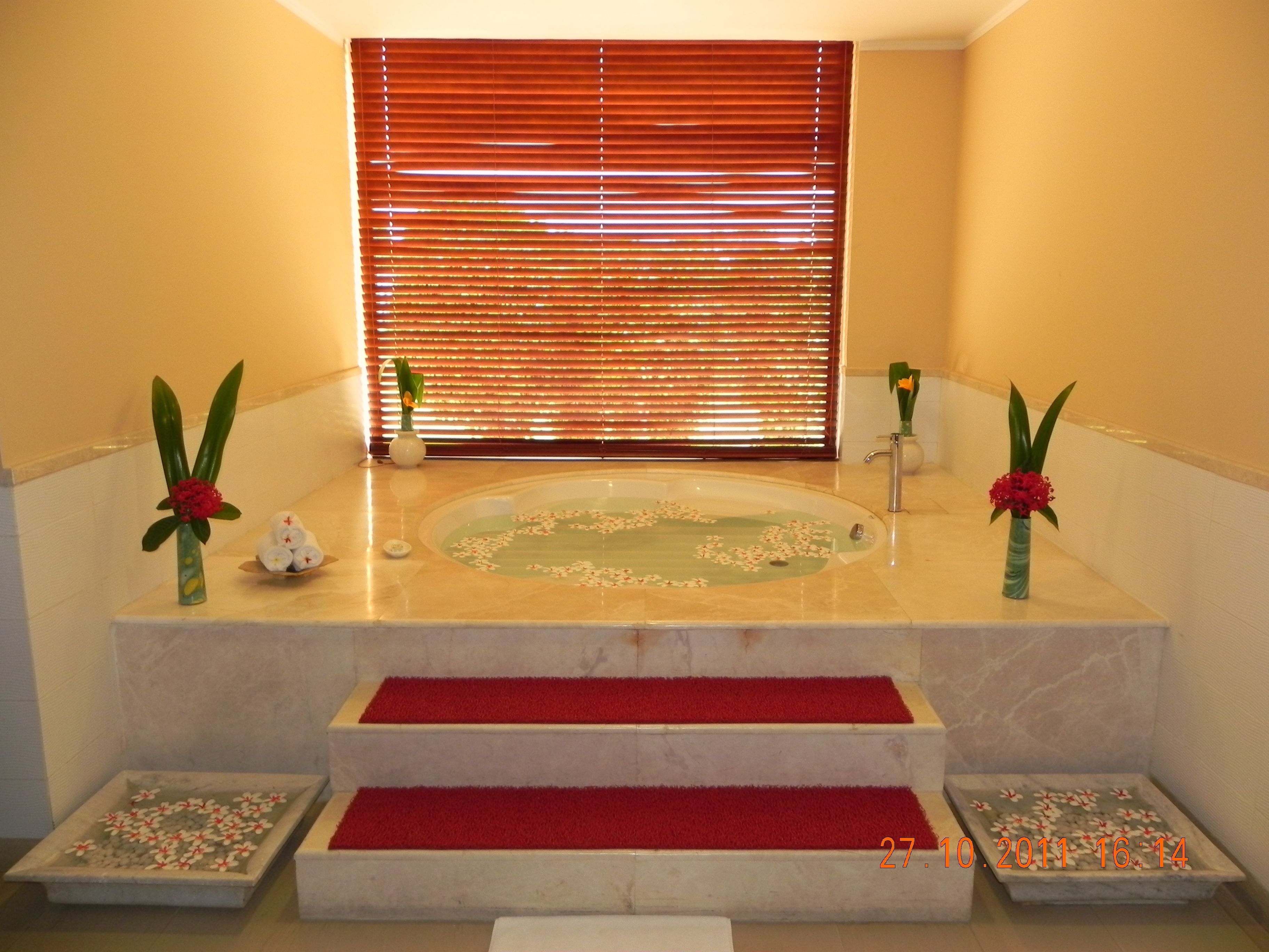 couples treatment room(s), sauna, body treatments, hydrotherapy