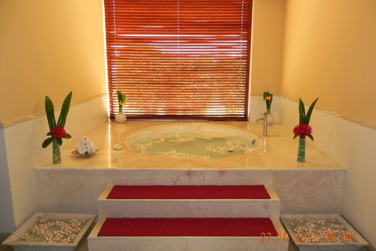 couples treatment room(s), sauna, body treatments, hydrotherapy