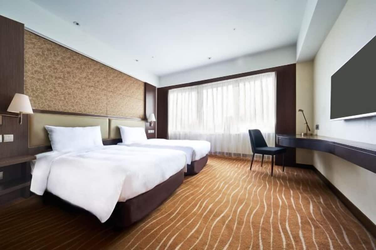 1 chambre, coffres-forts dans les chambres, bureau