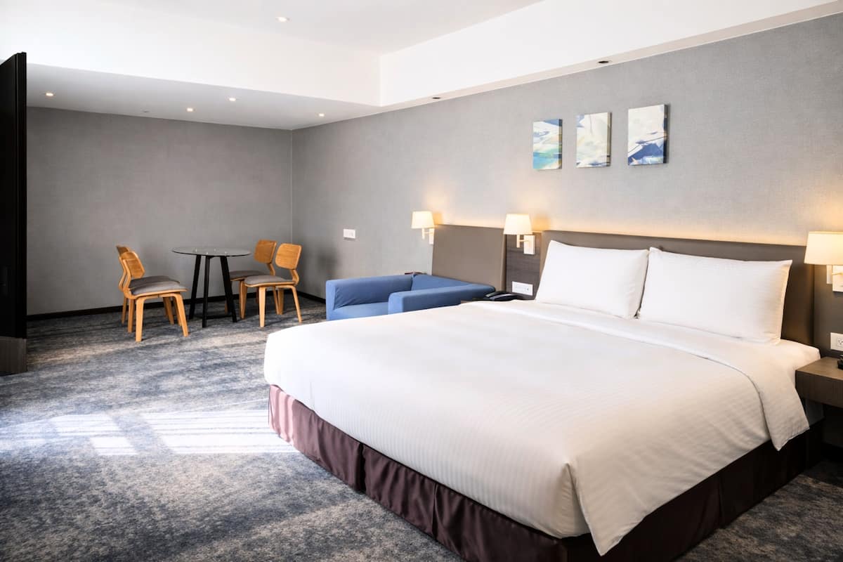 Exclusieve tweepersoonskamer, 1 kingsize bed | Een kluis op de kamer, een bureau, een laptopwerkplek