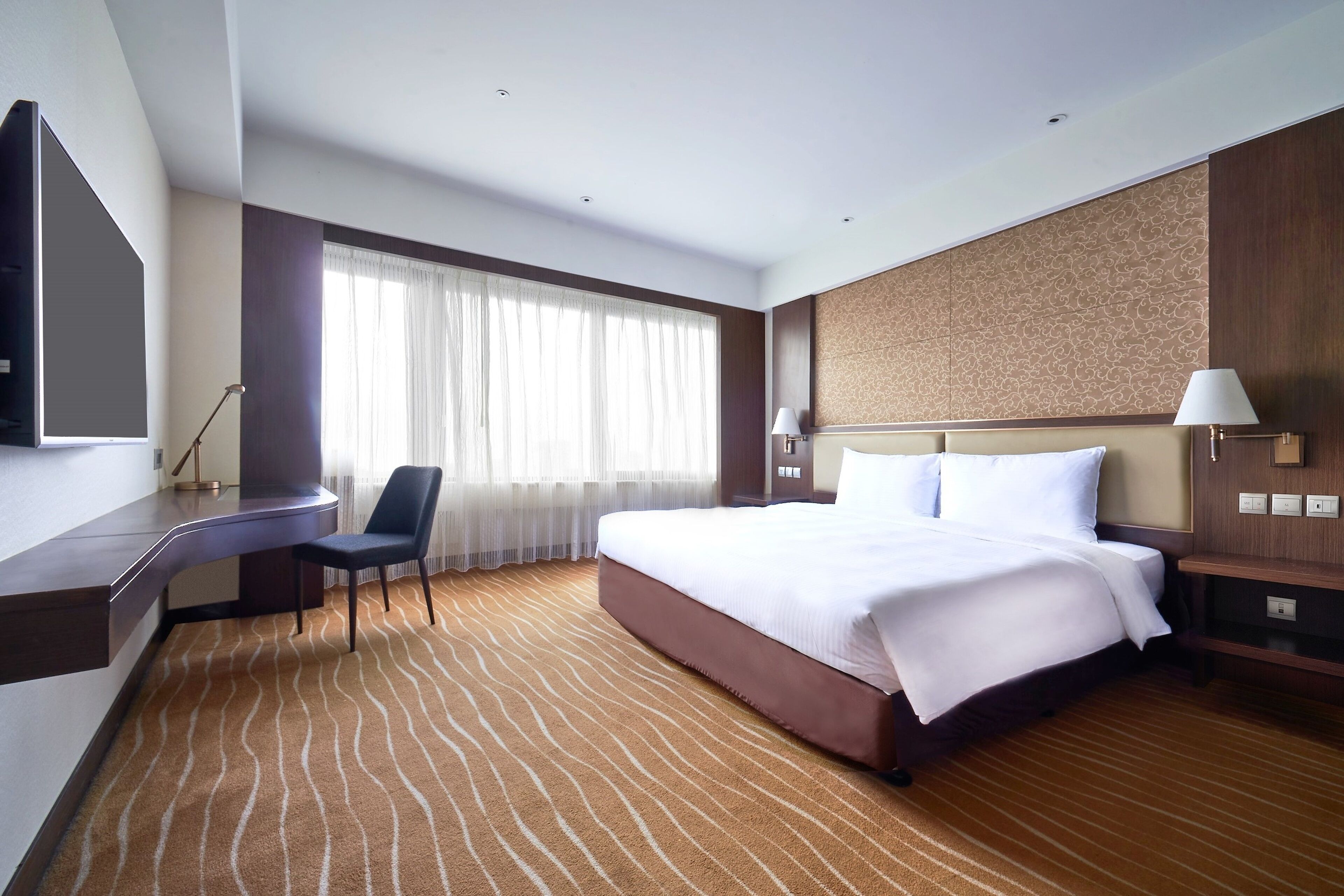 Quarto básico, 1 cama King | Cofres nos quartos, escrivaninha, espaço de trabalho para notebook