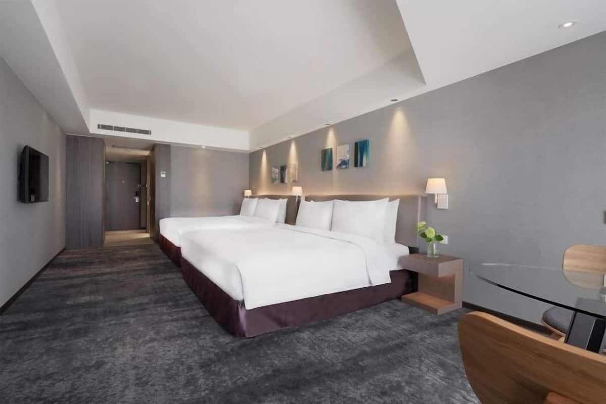 1 chambre, coffres-forts dans les chambres, bureau
