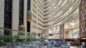 2 restaurants, breakfast, lunch, dinner served; international cuisine