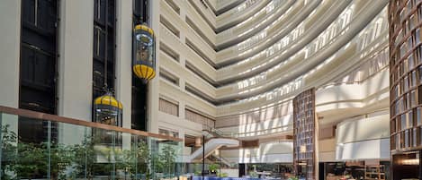 2 restaurants, breakfast, lunch, dinner served; international cuisine