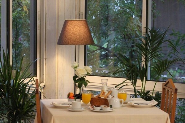 Daily buffet breakfast (EUR 7 per person)