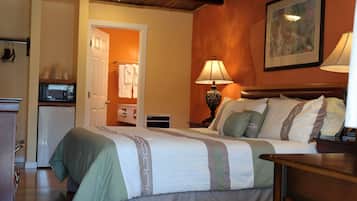 Standard Room, 1 King Bed | Mini fridge