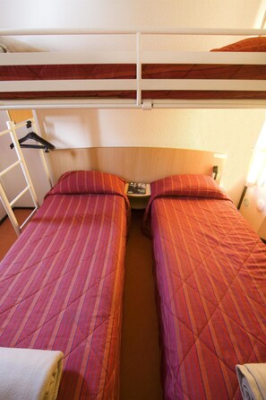 Standard Room, 3 Twin Beds | Desk, blackout drapes, iron/ironing board, free WiFi