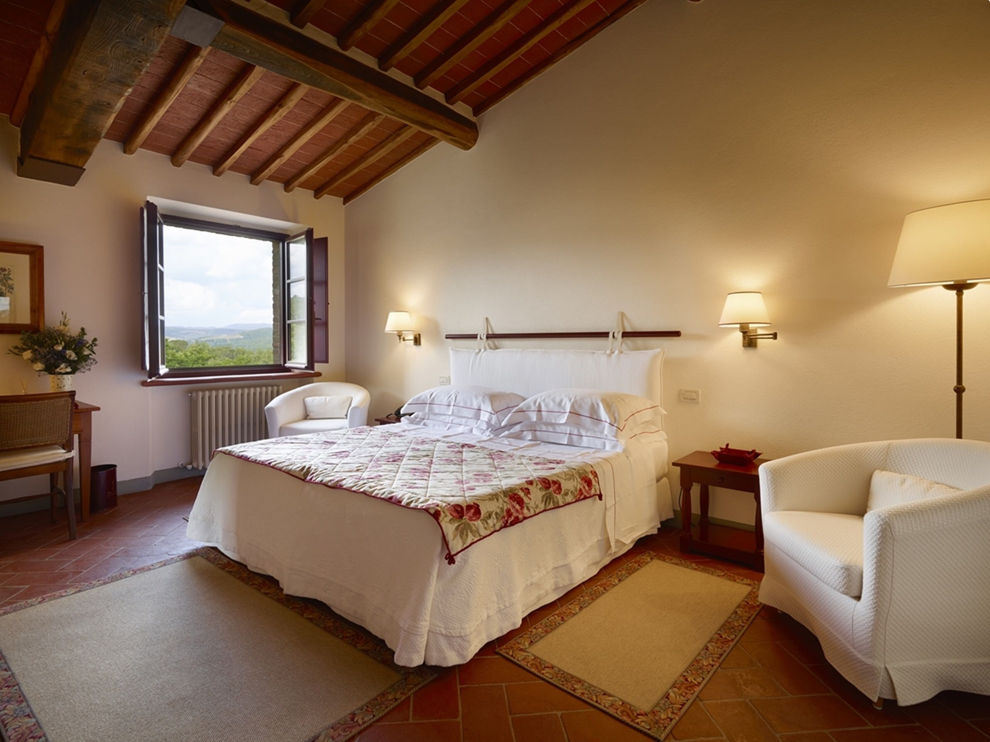 Ropa de cama hipoalergénica y minibar 