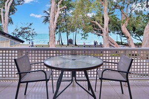 Apartamento básico, 1 habitación, vistas al mar | Terraza o patio