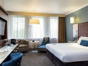 Privilege, Habitación, 1 cama de matrimonio grande | Sábanas de algodón egipcio, ropa de cama de alta calidad, caja fuerte