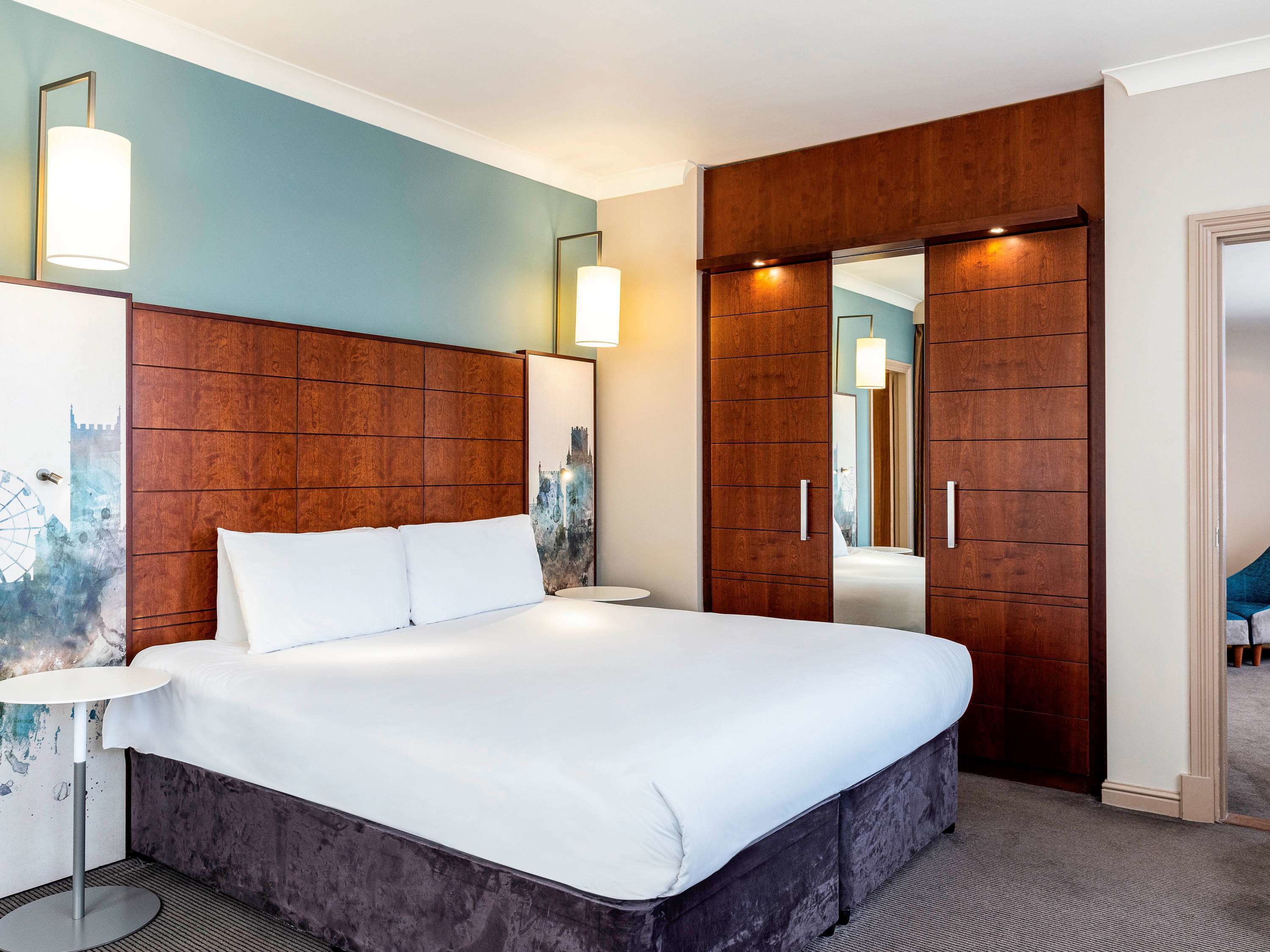 Sengetøy i egyptisk bomull, sengetøy av topp kvalitet og safe på rommet